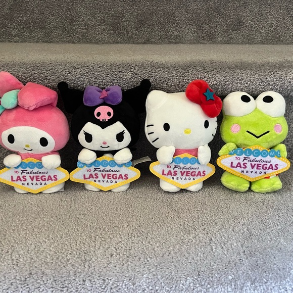 Las Vegas Sanrio 6” plush hello kitty melody kuromi keroppi